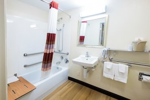 Deluxe Room, 1 King Bed, Accessible (Smoke Free) | Bathroom - Red Roof Inn North Charleston Coliseum (North Charleston)