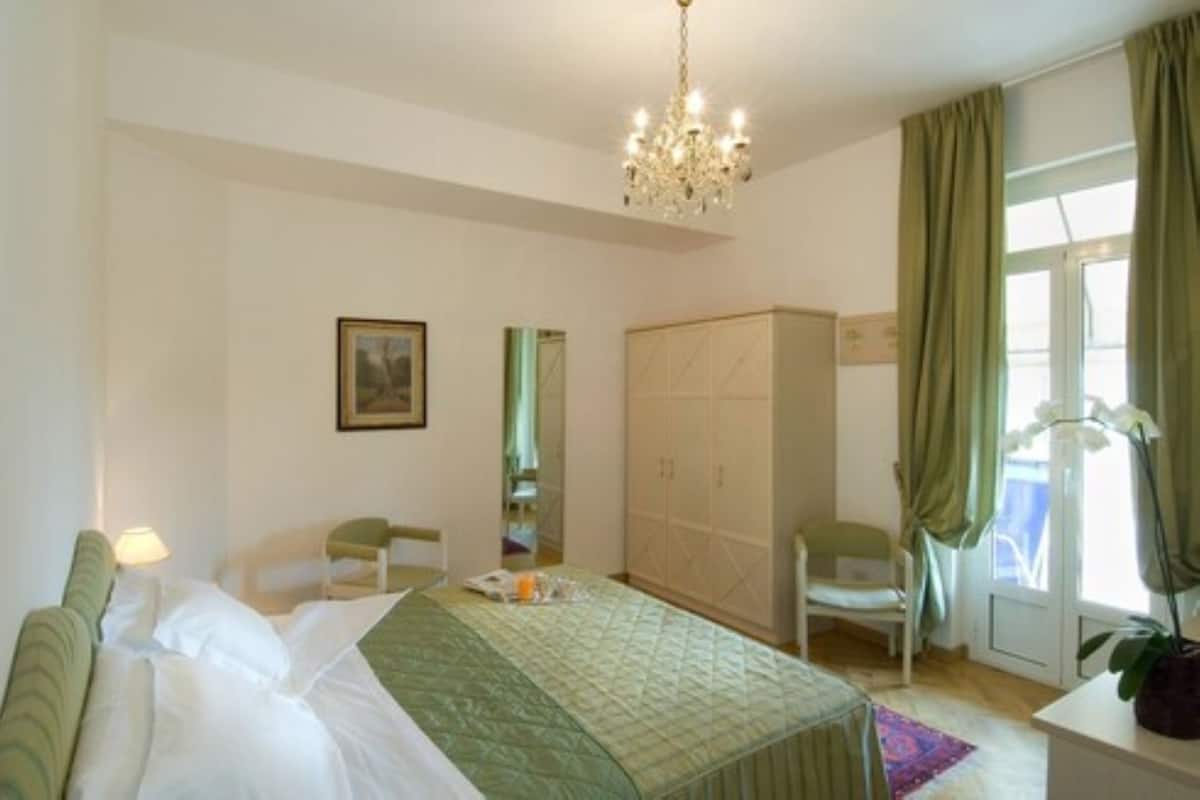 Minibar, in-room safe, desk, blackout curtains