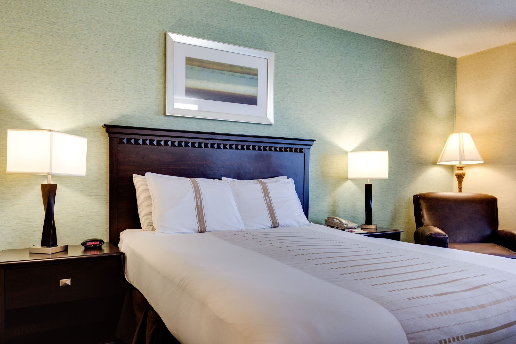 In-room safe, desk, iron/ironing board, free WiFi