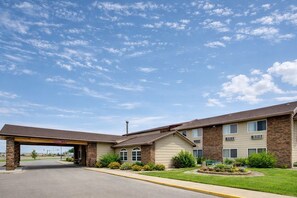 Front of property - Fireside Inn and Suites (Devils Lake)