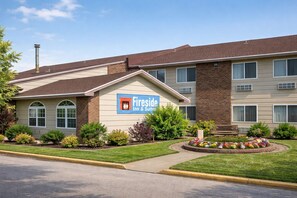 Front of property - Fireside Inn and Suites (Devils Lake)