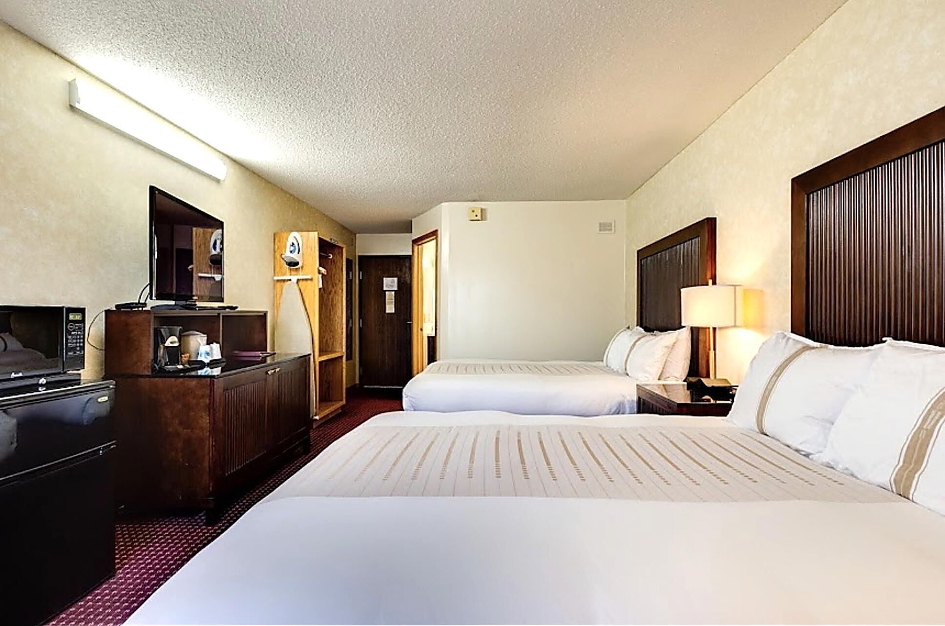 In-room safe, desk, iron/ironing board, free WiFi