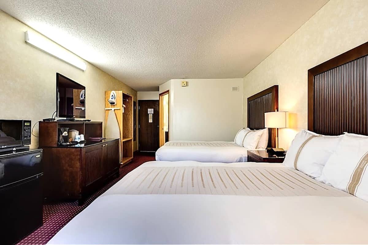 خزنة داخل الغرفة ومكتب ومكواة/لوح كي وواي فاي مجانًا