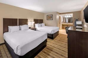 Premium bedding, desk, laptop workspace, iron/ironing board - Best Western Country Inn (Temecula)