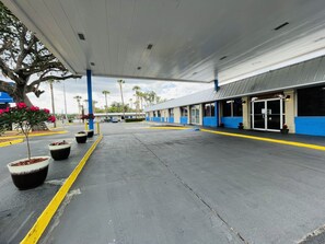 Front of property - Rodeway Inn Silver Springs - Ocala East (Silver Springs)