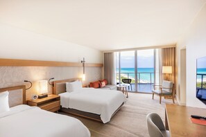 Minibar, in-room safe, blackout curtains, iron/ironing board - Eden Roc Miami Beach (Miami Beach)