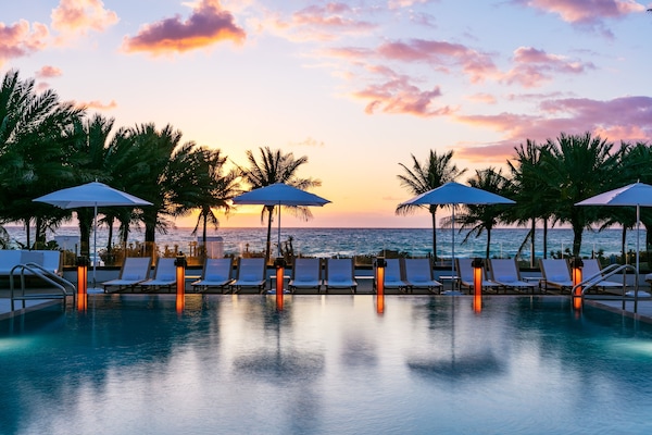 3 outdoor pools, pool cabanas (surcharge), pool umbrellas