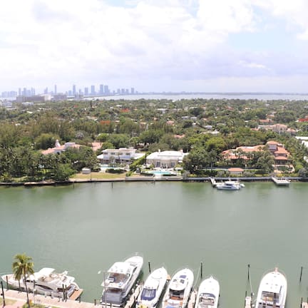 Bay View King | Lake view