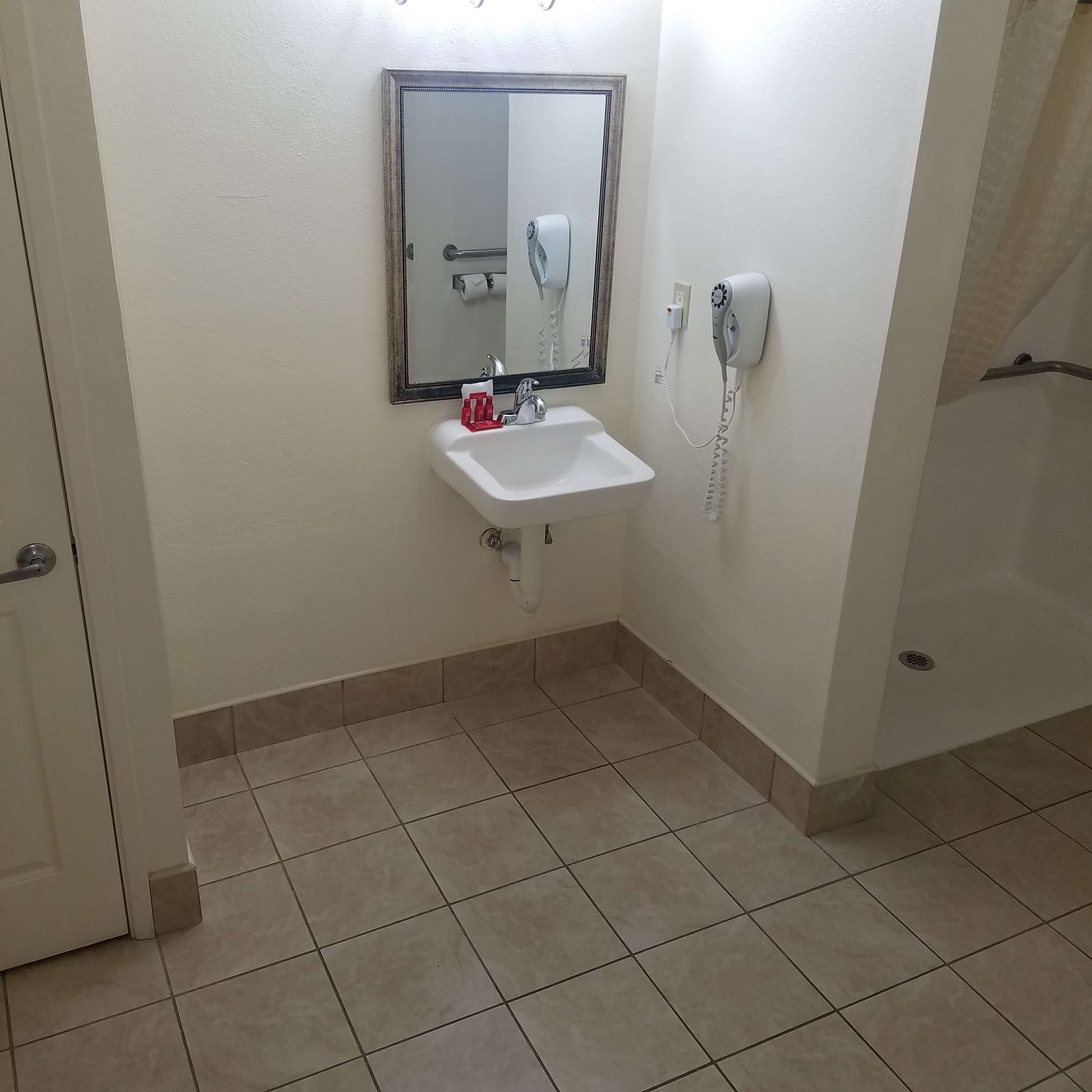 Photo - SureStay Hotel by Best Western Hollister