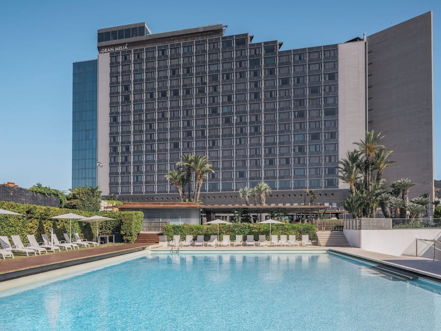 Seasonal outdoor pool, pool cabanas (surcharge), pool umbrellas