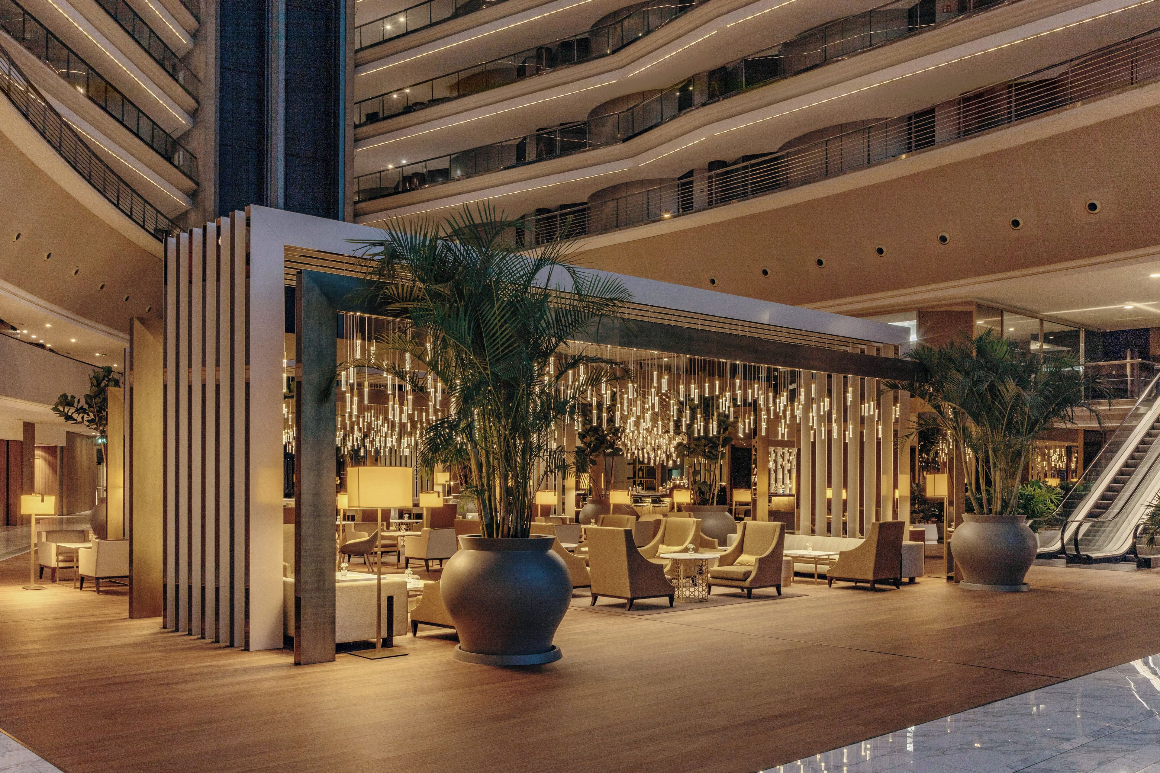 Televisión de pantalla plana de 42 pulgadas con canales vía satélite 