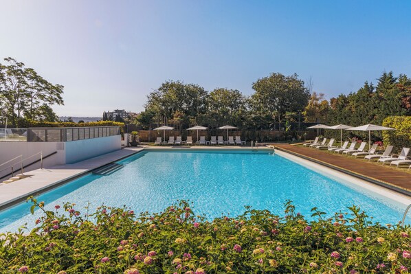 Außenpool (je nach Saison geöffnet), Cabañas (gegen Gebühr)