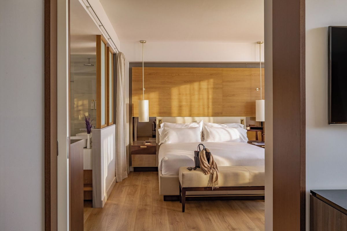 Red Level One Bedroom Suite Long Stay
