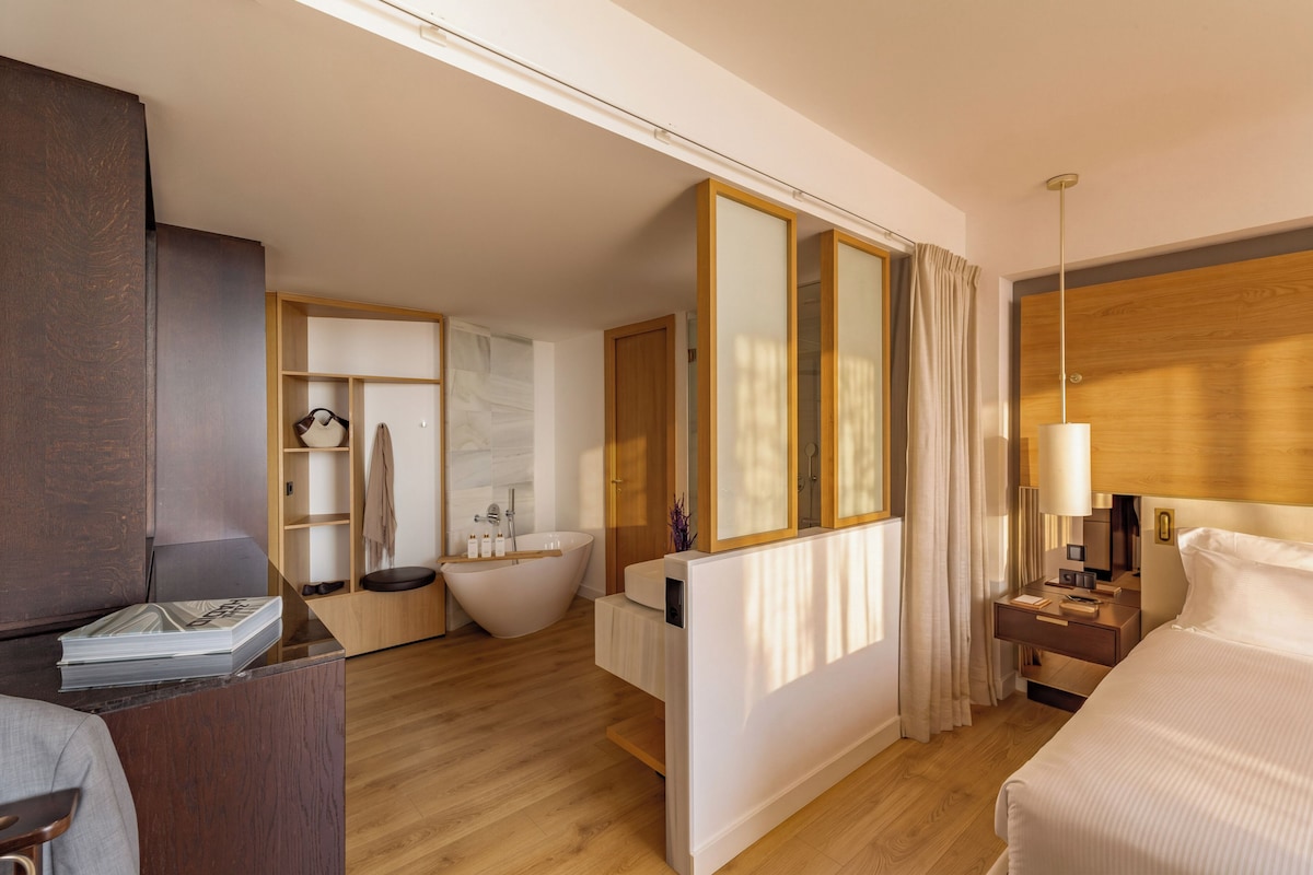 Red Level One Bedroom Suite