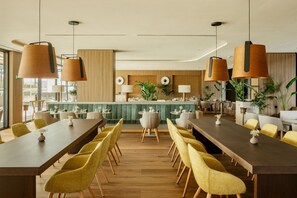 4 Restaurants, Frühstück, Mittagessen, Abendessen, spanische Küche