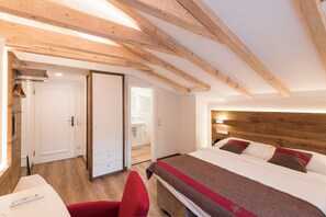 1 quarto, roupas de cama premium, cofres nos quartos, escrivaninha