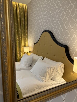Down comforters, minibar, in-room safe, individually decorated - Thon Hotel Vasa (Stockholm)