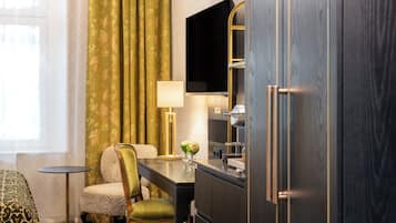 Minibar, trang trí khác biệt, trang bị nội thất với thiết kế riêng biệt