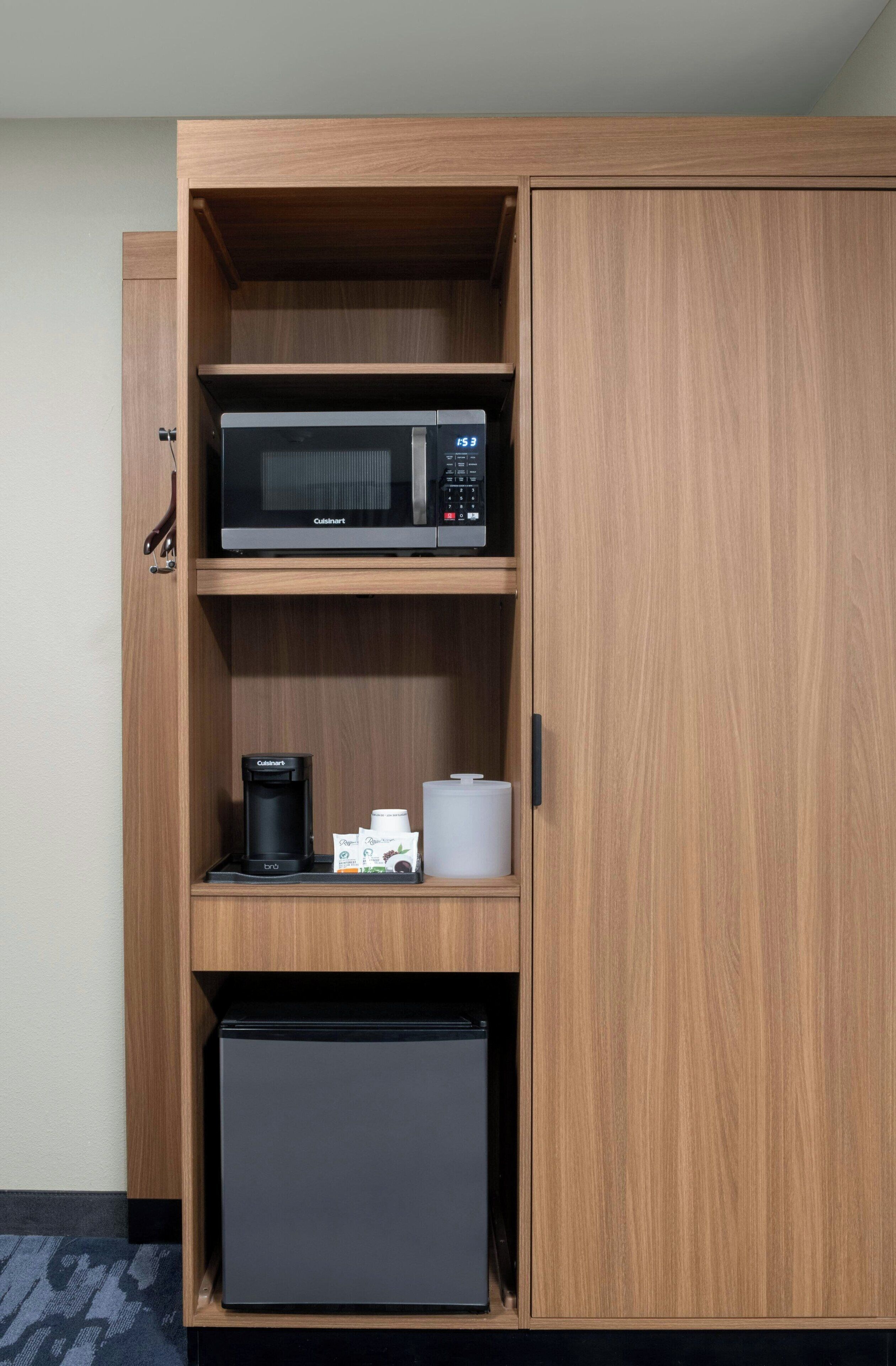 1 bedroom, desk, laptop workspace, blackout curtains