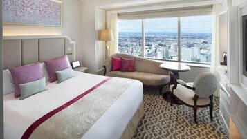 In-room safe, desk, blackout drapes, soundproofing