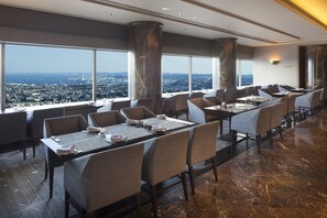 5 restaurants servant le petit déjeuner, spécialités Cuisine française