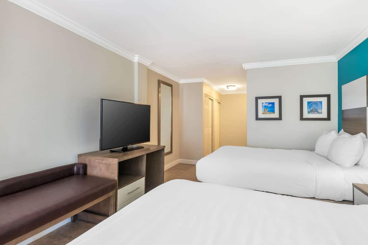 Egyptian cotton sheets, premium bedding, pillowtop beds, desk