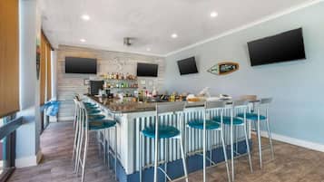 Poolside bar