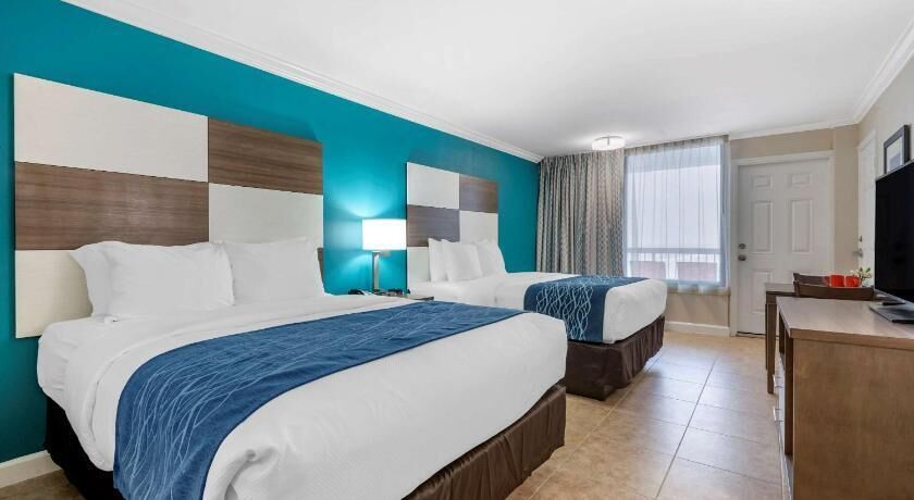 Egyptian cotton sheets, premium bedding, pillow-top beds, desk