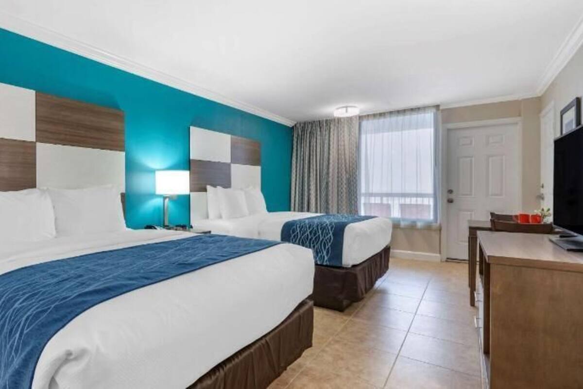 Egyptian cotton sheets, premium bedding, pillow-top beds, desk