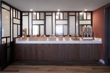 Free daily continental breakfast