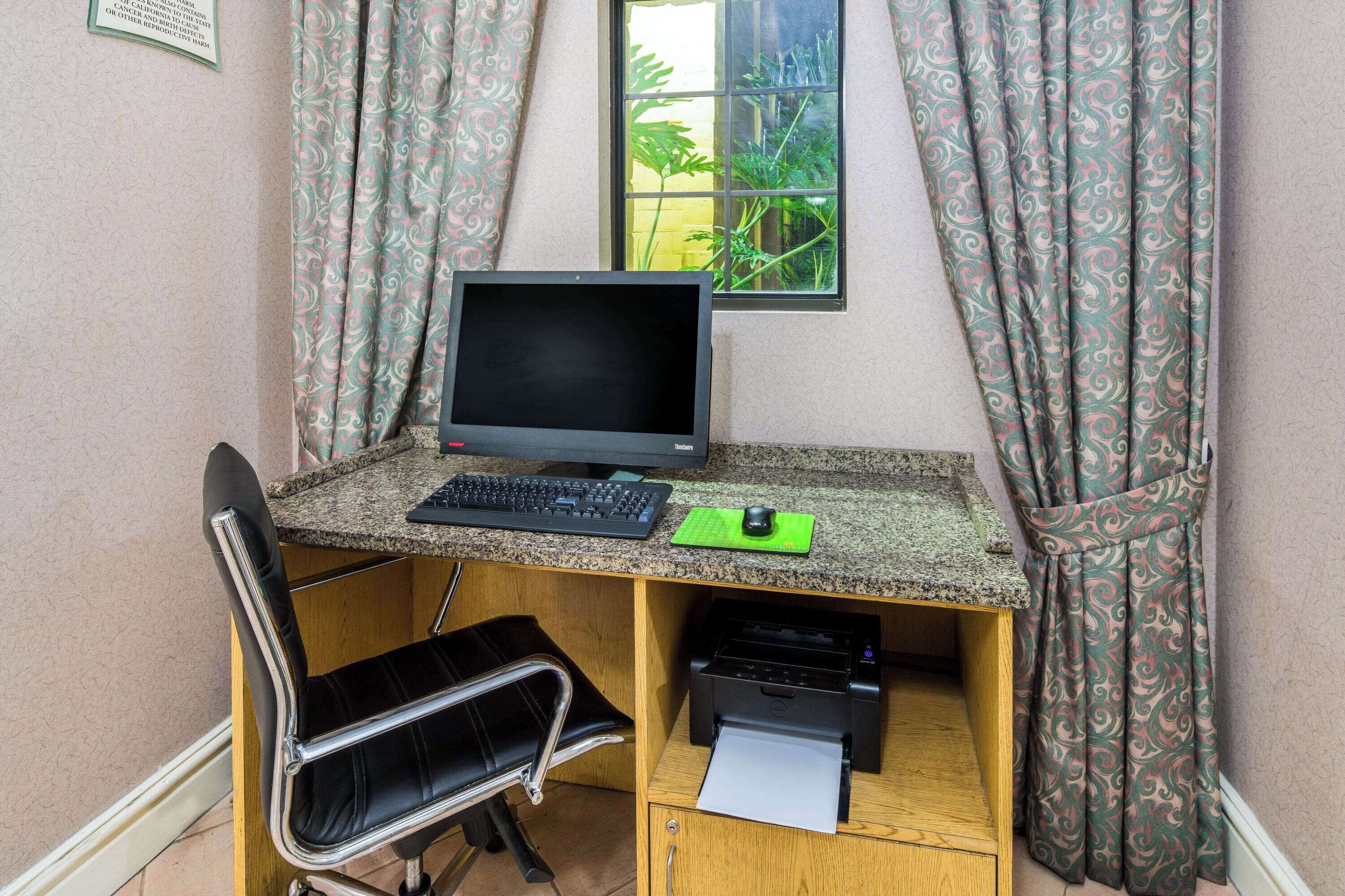 Foto - Days Inn by Wyndham San Diego Vista