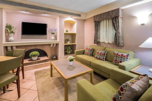 Days Inn by Wyndham San Diego Vista