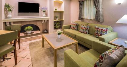 Days Inn by Wyndham San Diego Vista