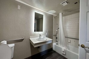 Room, 1 King Bed, Accessible, Non Smoking (Mobility Accessible) | Accessible bathroom