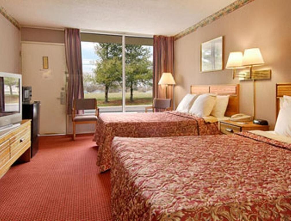 Chambre. Days Inn by Wyndham White House