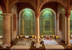 Spa, soins du corps, aromathérapie, massage sur la plage, enveloppements