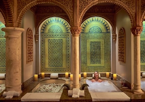 Whirlpool, Körperbehandlungen, Aromatherapie, Massagen am Strand