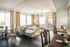 Premium bedding, free minibar, in-room safe, desk - Cloister at The Boca Raton (Boca Raton)