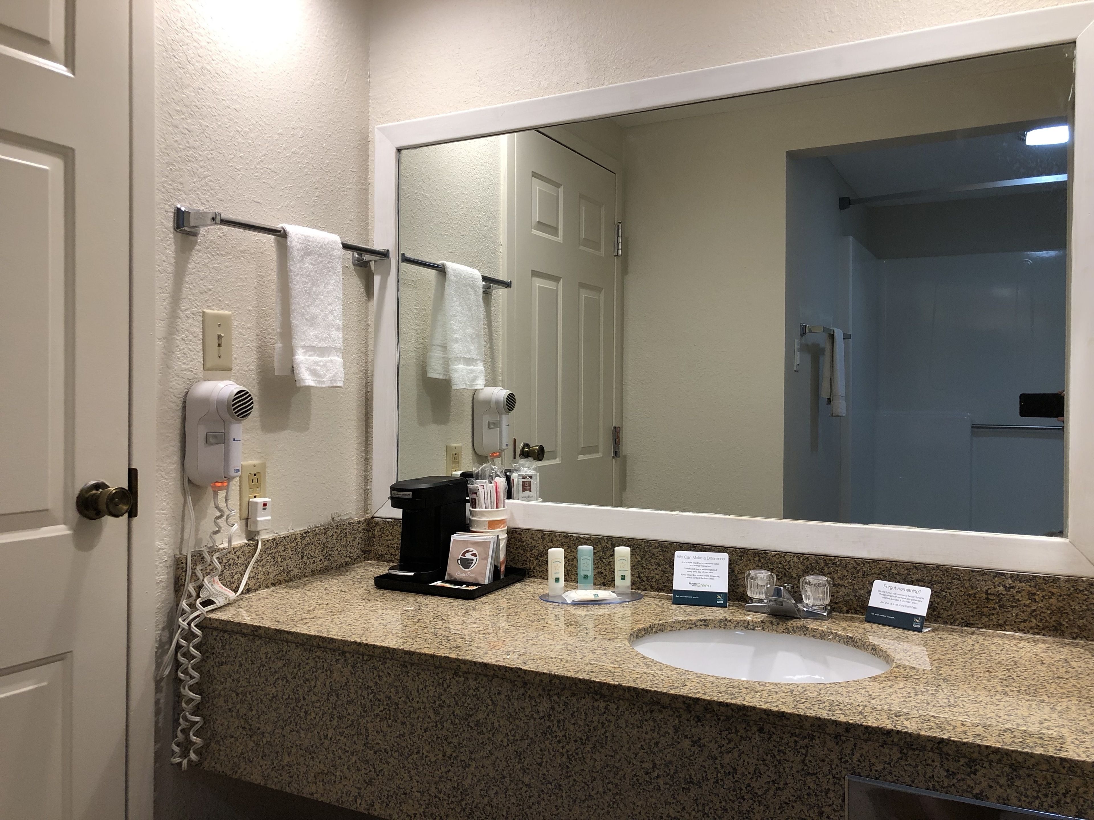 Bathtub, free toiletries, hair dryer, towels