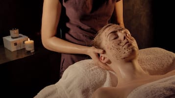 Sauna, hot tub, Turkish bath/hammam, body treatments, hydrotherapy