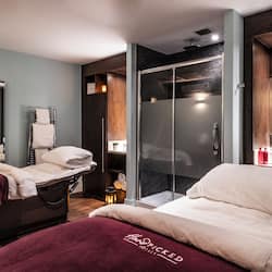 Sauna, hot tub, pemandian Turki/hammam, perawatan tubuh, dan hidroterapi