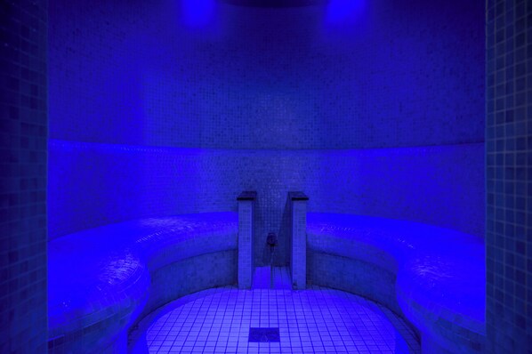 Steam room 