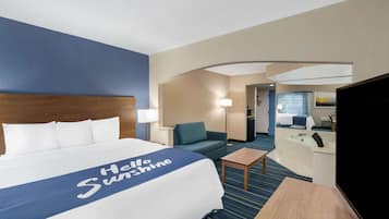 Suite, 1 King Bed, Smoking