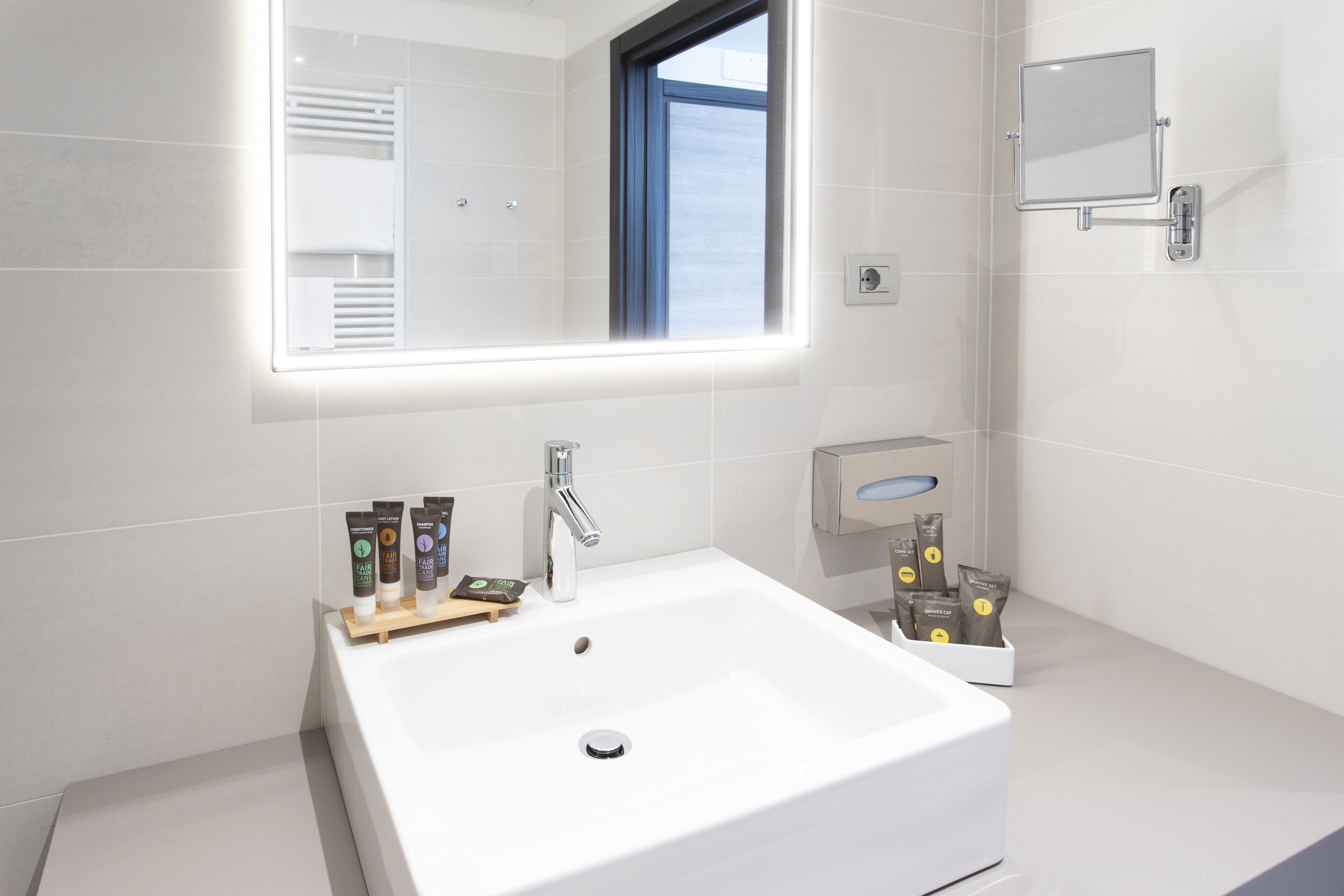 shower, rainfall showerhead, eco-friendly toiletries, hair dryer