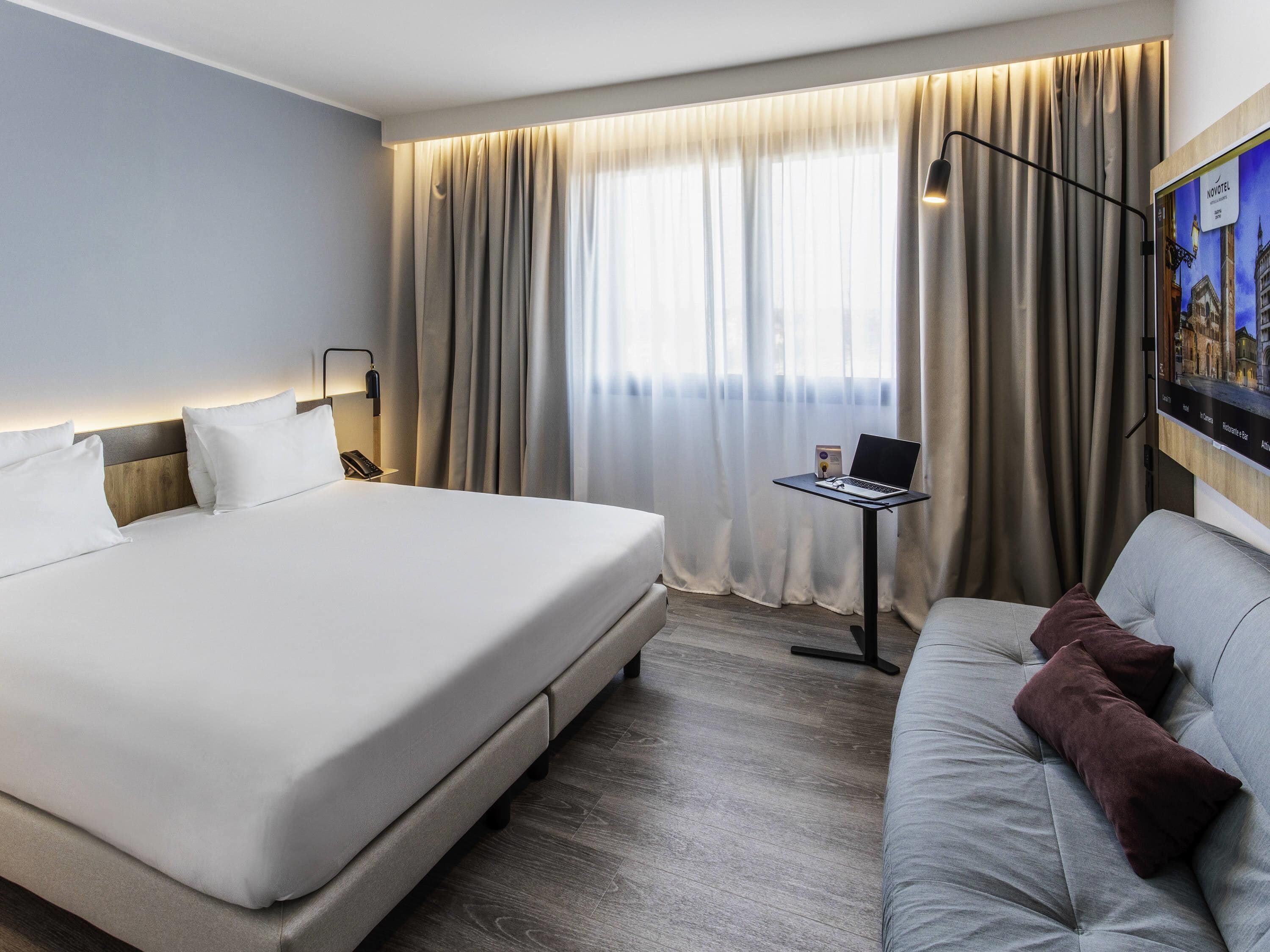 Executive Room, 1 Double Bed | Premium bedding, down comforters, minibar, in-room safe