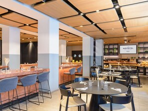 Päivittäinen buffetaamiainen maksusta