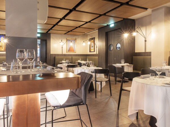 Lunch and dinner served, Italian cuisine