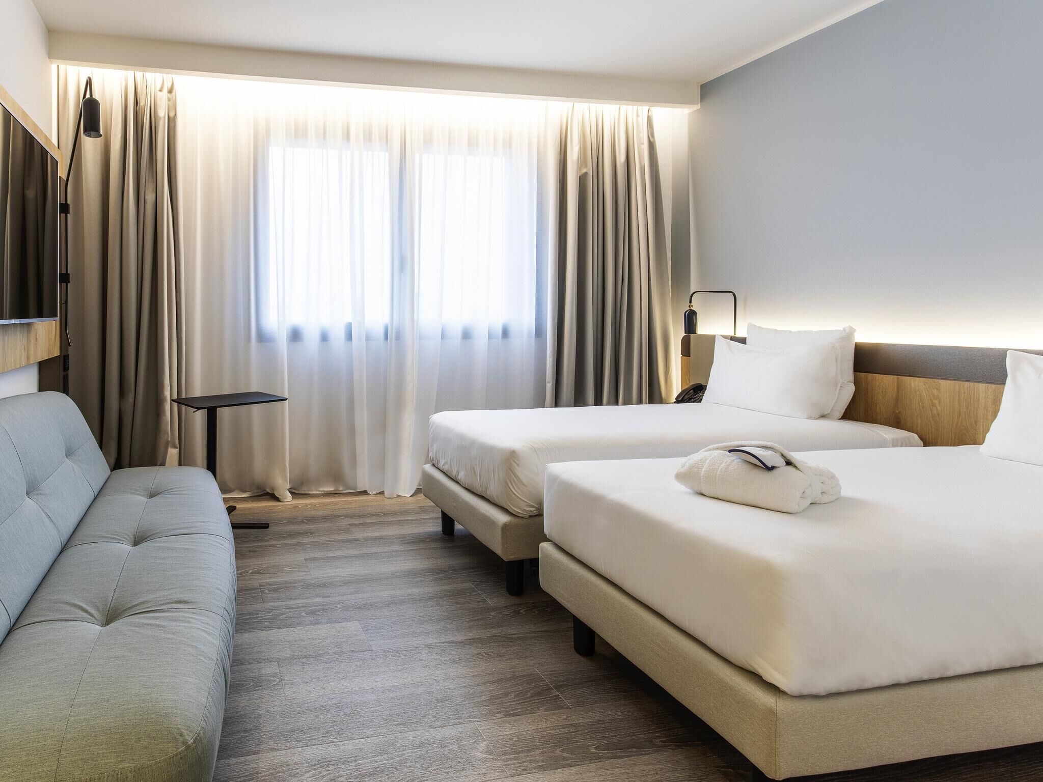 Superior Room | Premium bedding, down duvets, memory-foam beds, minibar