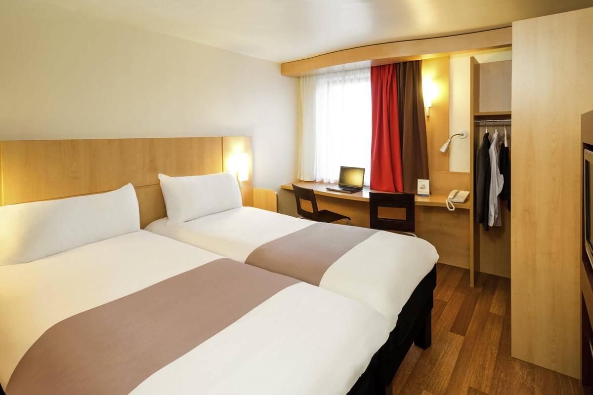 Chambre, 2 lits une place