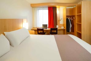 Literie de qualité supérieure, coffres-forts dans les chambres, bureau